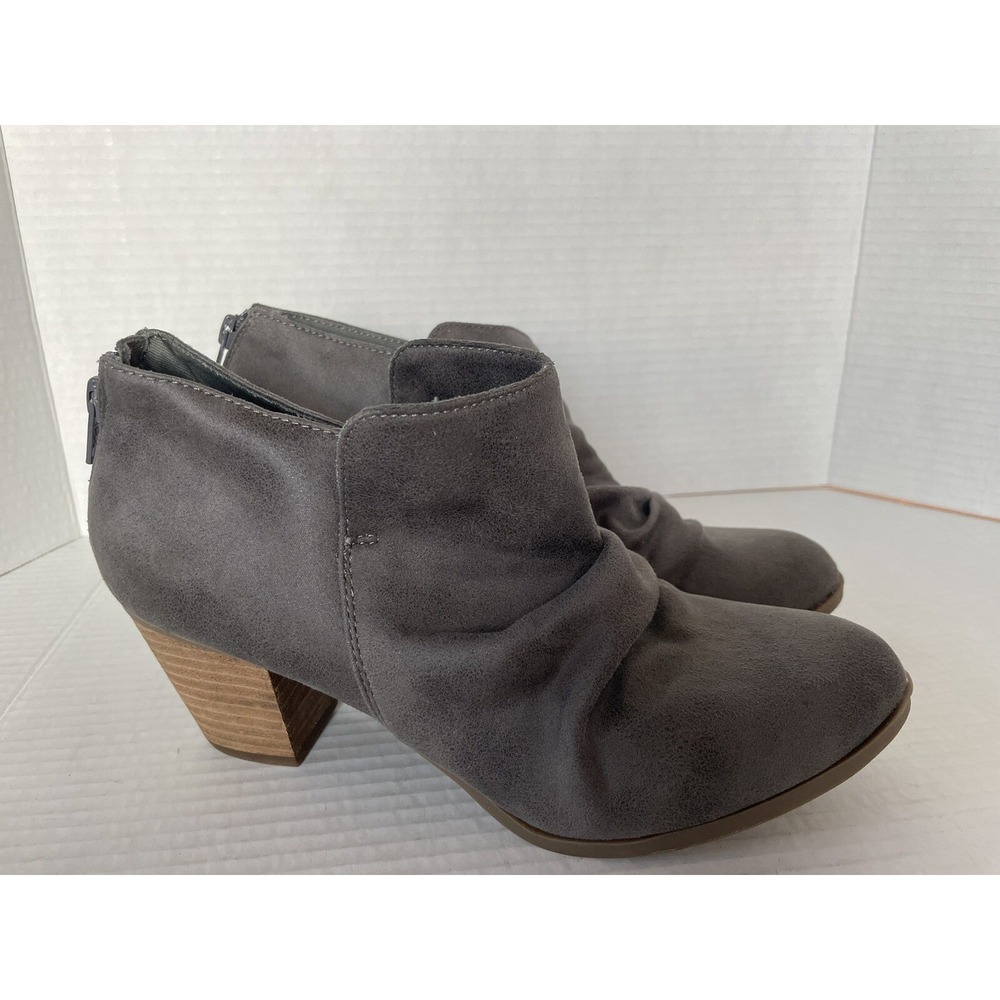 Report Footwear Women's Clarice Heeled Ankle Booties Gray Size US: 8.5
